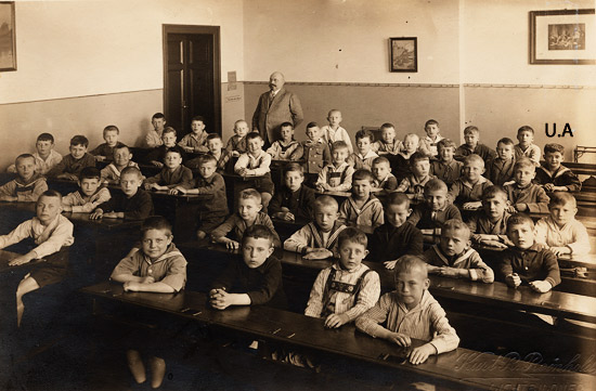 Gisy, Reni and Uriel. Germany, 1924