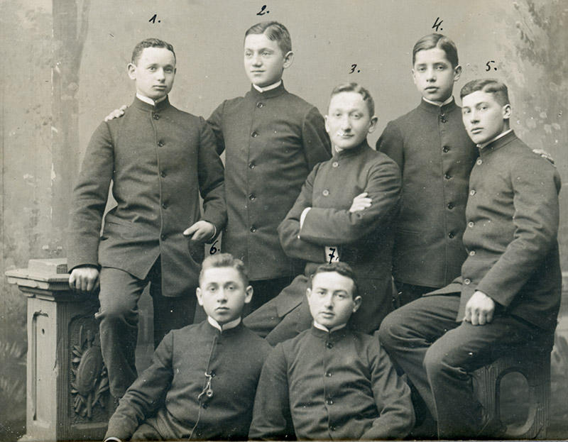 Student Friends of Israel Datnowsky in Ahlem, 1911