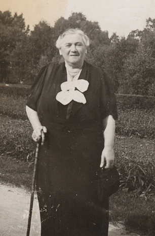 Bertha Datnowsky, mother of Grisha and Polja