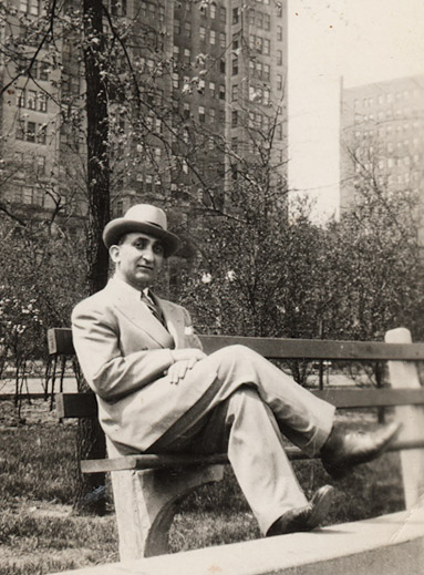 Abraham De Leon, Chicago, 1942