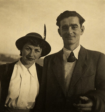 Toni and Uly - 1947 or 1948 - Tel Aviv
