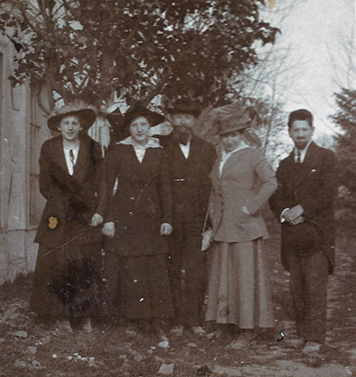 Lea Rubin, Fanny Rubin, Israel Auerbach, Ronya Abraham, Perlmutter. 1916.